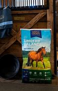 Triple Crown Timothy Balance Forage Cubes For Horses 50#